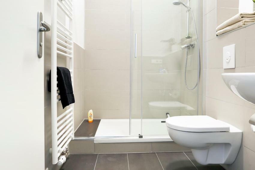 Appartamento Sc 03 By Rockchair L Superhost Status L 2 Bedrooms Boxspringbeds Balcony Elevator - Cozy Family & Business Flair Welcomes You!
